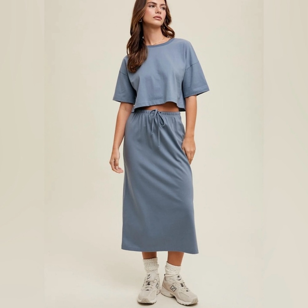 NWT-Casual Blue Midi Skirt